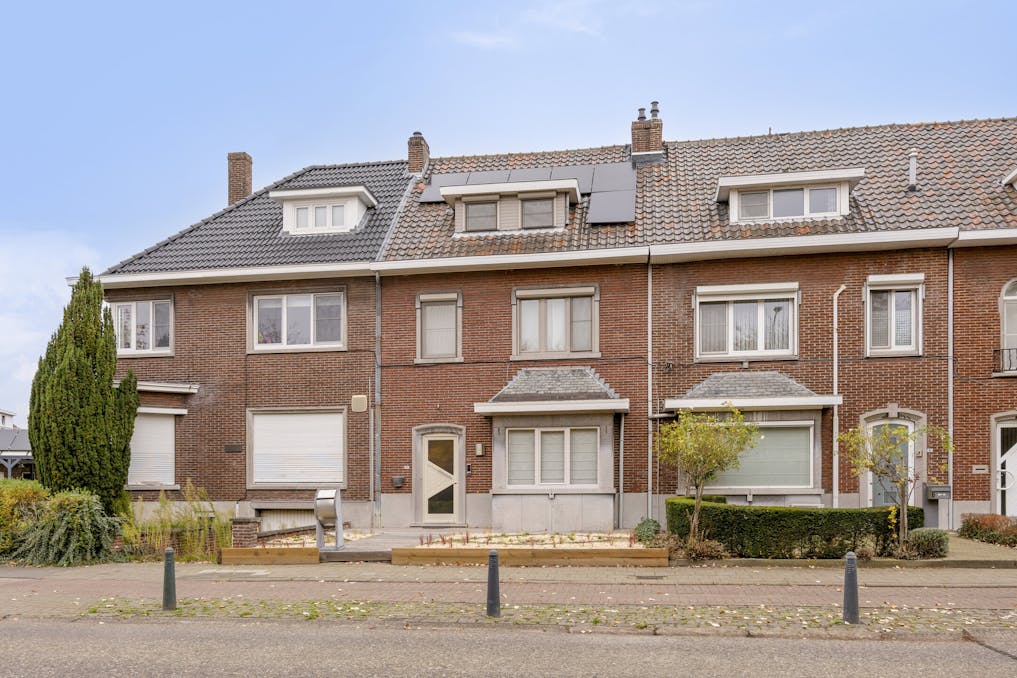 Goed gelegen stadswoning met 3 of 4 slaapkamers, tuin en garagebox 