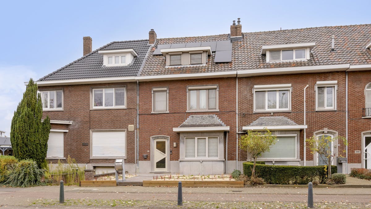 Goed gelegen stadswoning met 3 of 4 slaapkamers, tuin en garagebox