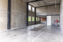 Modern bedrijfsgebouw in uitstekende staat nabij N9