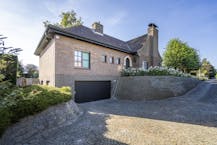 Unieke villa te koop op een rustige ligging in Harelbeke! 