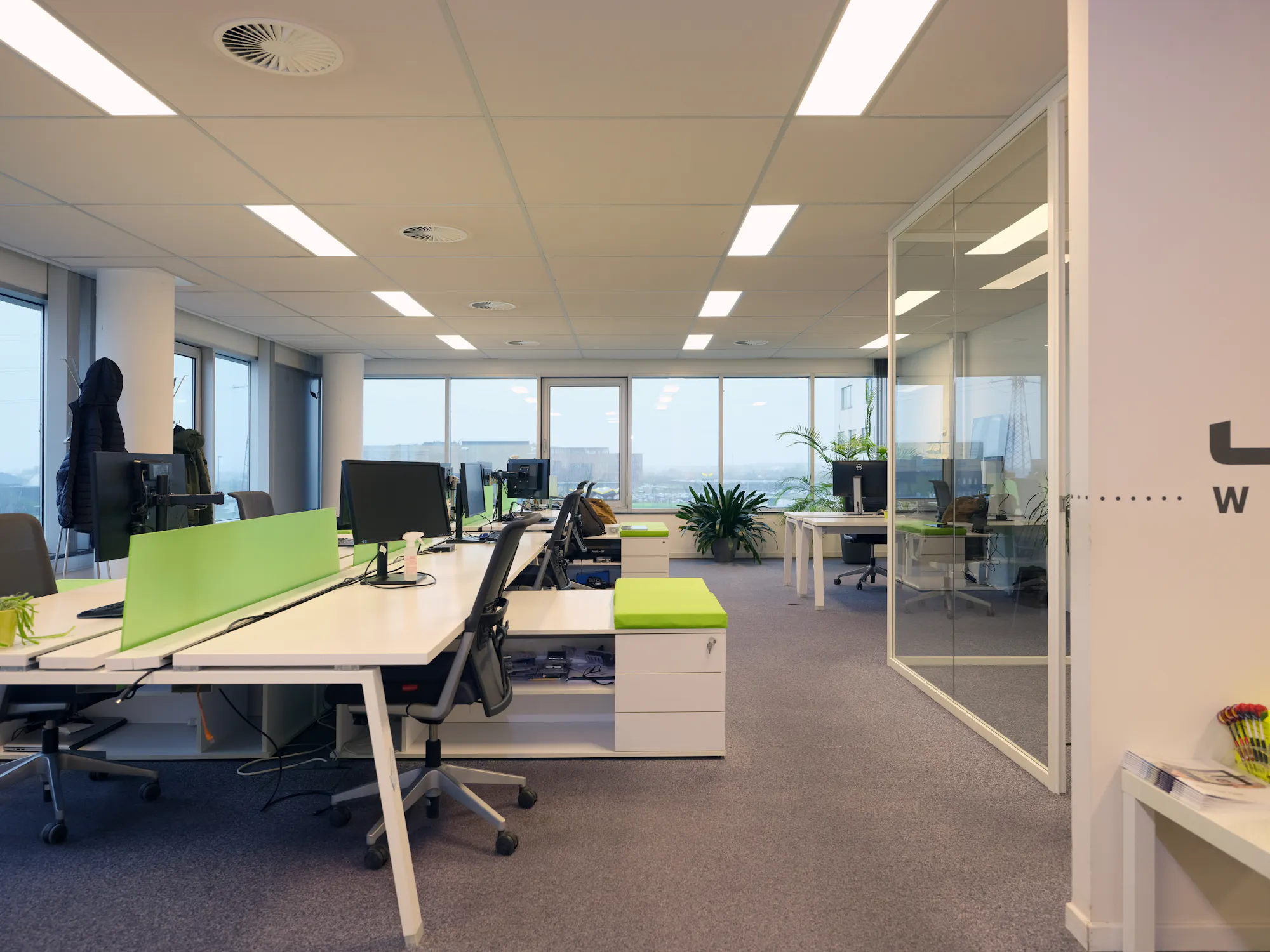 Kantoor te koop in Kwadestraat 151B, Roeselare - Dewaele