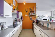 Lichtrijk appartement met bijgebouw in Ronse te koop