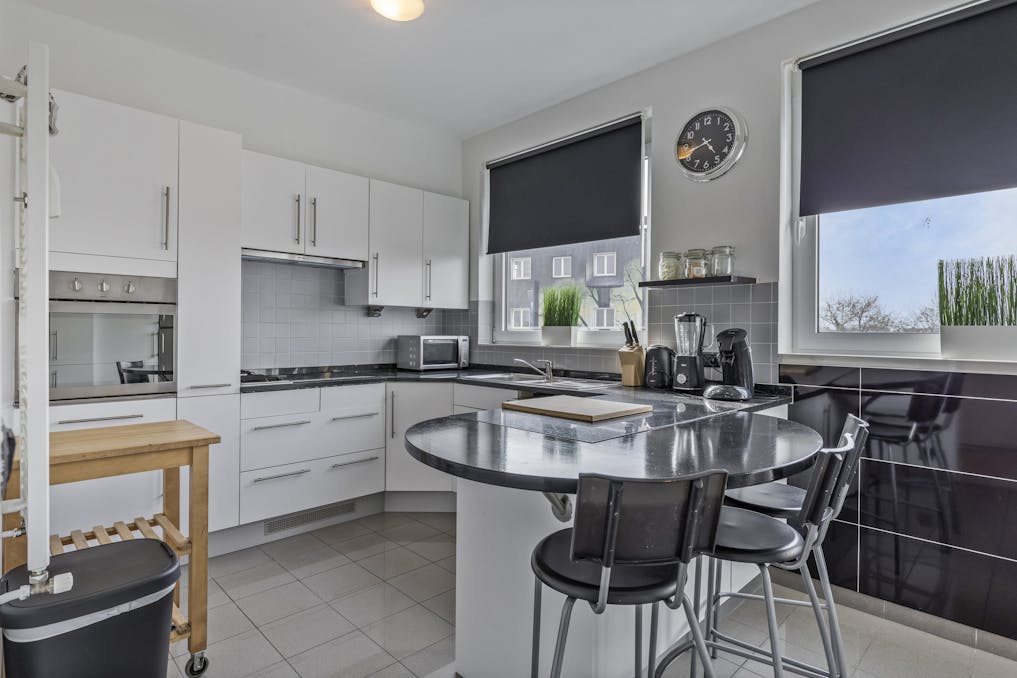 Gemeubelde duplex met 5 slaapkamers en dakterras te huur in Antwerpen