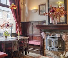 Charmant café (vrij van brouwer) & woonst te koop.