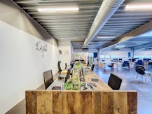 Kantoren (390 m²) met opslagruimte (183 m²) te huur in Melle