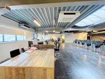 Kantoren (390 m²) met opslagruimte (183 m²) te huur in Melle