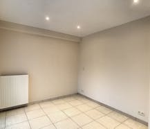 Gelijkvloers appartement met twee slaapkamers, terras en garagebox te Sint-Andries