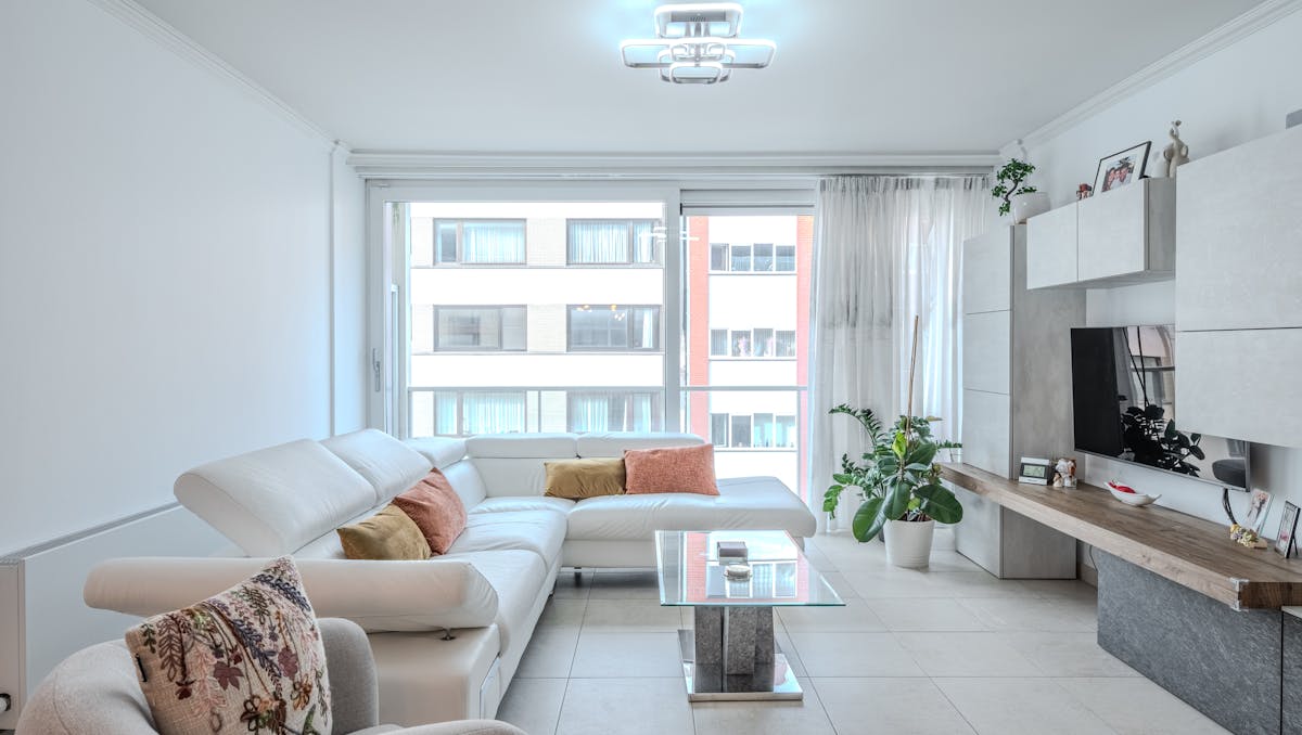 Instapklaar 2-slaapkamerappartement met terras in Oostende