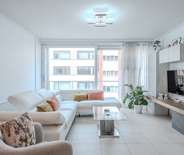 Instapklaar 2-slaapkamerappartement met terras in Oostende