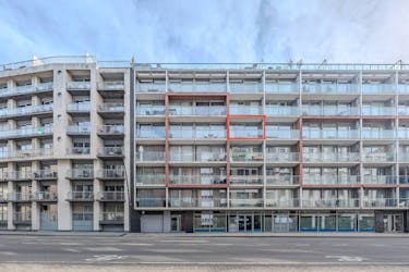 Instapklaar 2-slaapkamerappartement met terras in Oostende