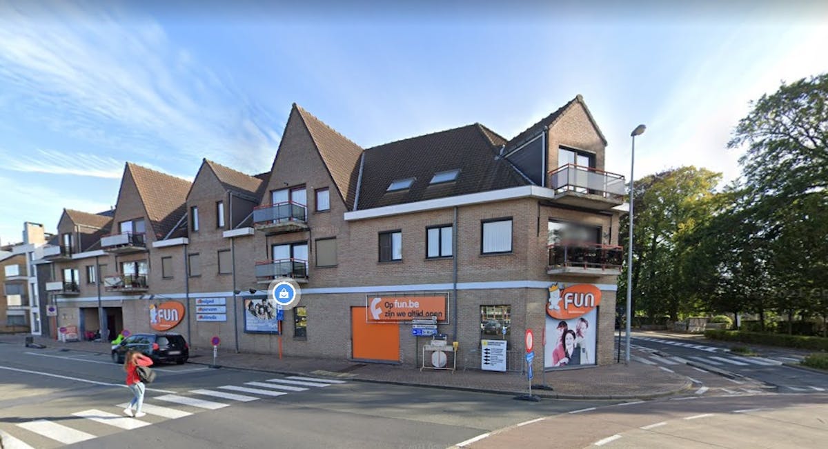 Handelspand te koop van ca. 830 m² op centrale ligging in Torhout