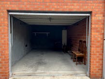 Garagebox te huur in het centrum van Izegem.