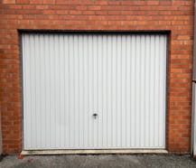 Garagebox te huur in het centrum van Izegem.