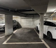 Autostaanplaats te koop in hartje Kortrijk!