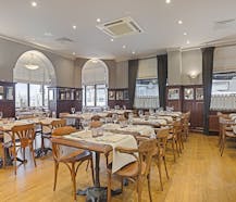 Opbrengsteigendom bestaande uit restaurant en 3 appartementen