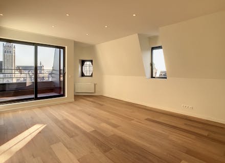 Luxueus afgewerkt appartement met één slaapkamer en terras te Roeselare.