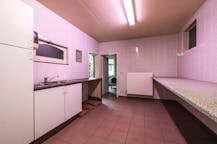 Te renoveren handelspand met woonst te koop in Kuurne