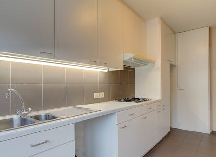Appartement met 2 slaapkamers en terras in centrum Wilrijk te huur