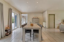 Ruime villa met 5 kamers te koop in Desselgem