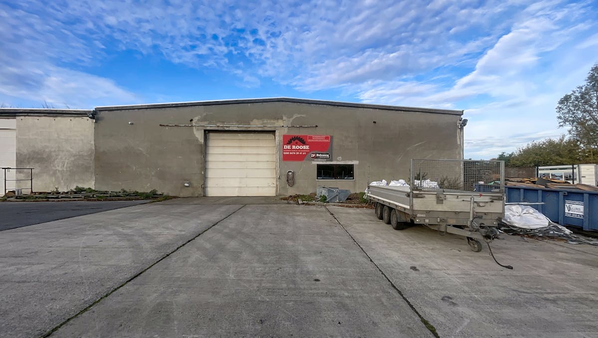 Magazijn (1.571 m²) te huur in Zomergem