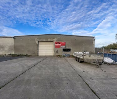 Magazijn (1.571 m²) te huur in Zomergem