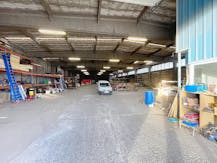 Magazijn (1.571 m²) te huur in Zomergem