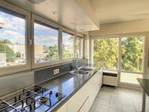 Lichtrijk appartement te koop met 2 slaapkamers en garagebox 