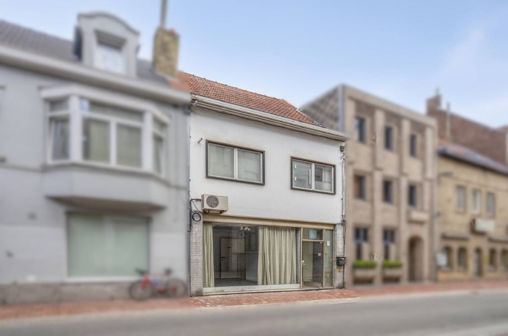 Commercial property with house for sale in the center of Roeselare