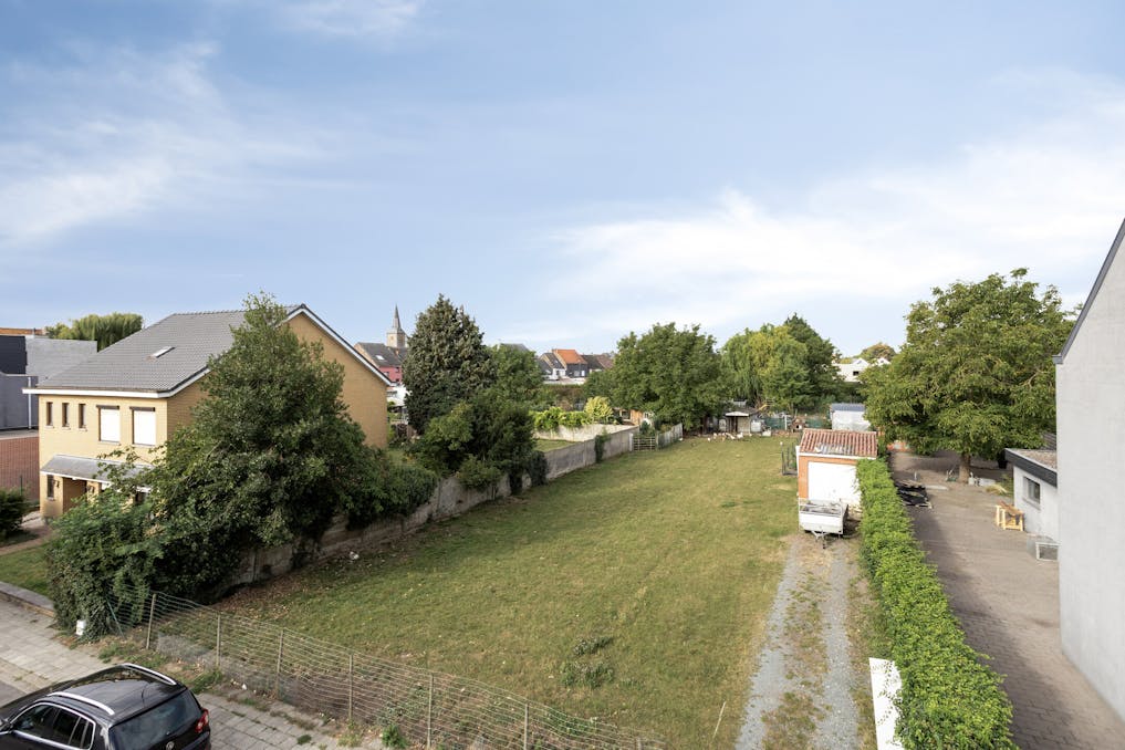 Prachtige bouwgrond op 9a42 te Peutie !