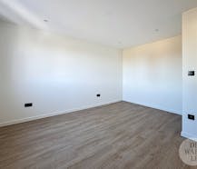 Hoogwaardig gerenoveerd woning voorzien van 2 slaapkamers.