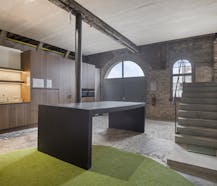 Uniek kantoor van ca. 330 m² te koop in Kortrijk