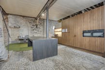 Uniek kantoor van ca. 330 m² te koop in Kortrijk