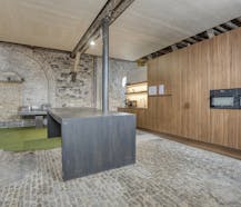 Uniek kantoor van ca. 330 m² te koop in Kortrijk
