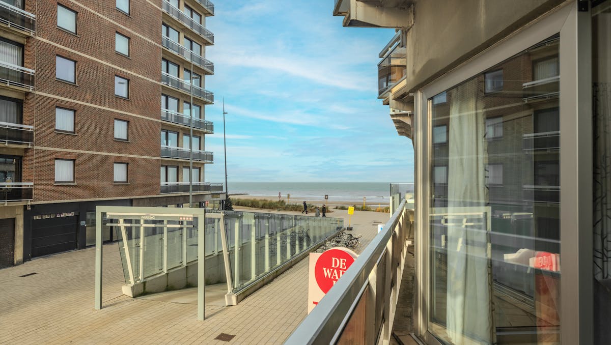 Bright one bedroom apartment with side sea view!