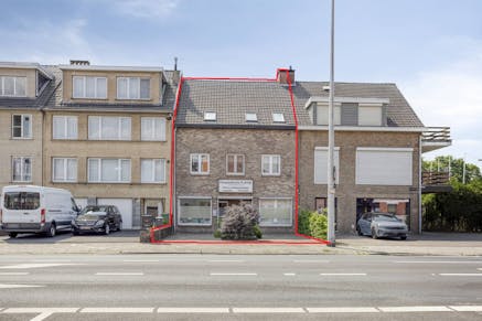 Handelspand met woonst te koop Ekeren