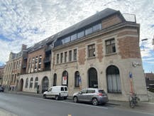 Kantoorcomplex inclusief 2 appartementen in centrum Roeselare