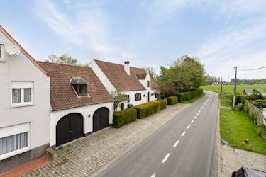 Vrijstaand huis langs de Oude Sluissedijk te Damme