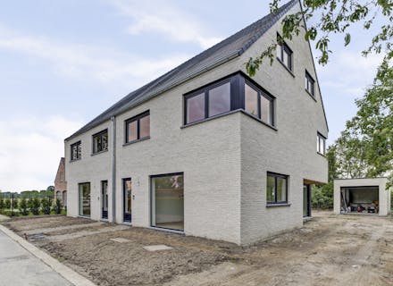 Stijlvol nieuwbouw huis met 3 tot 5 ruime slaapkamers te Melsele