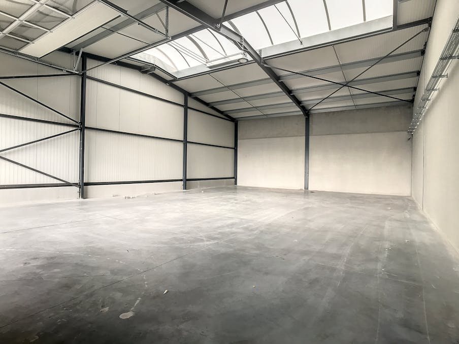 KMO-unit van ca. 192 m² voor opslag te koop in Anzegem