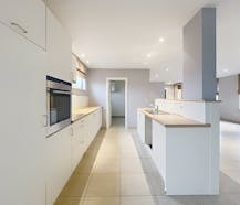 Ruim appartement met 4 slaapkamers te koop in Lembeke