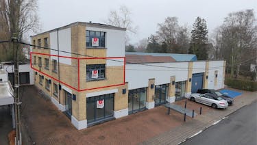 Bureau d'environ 63 m² au premier étage à Roeselare.