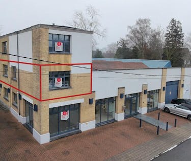 Bureau d'environ 63 m² au premier étage à Roeselare.