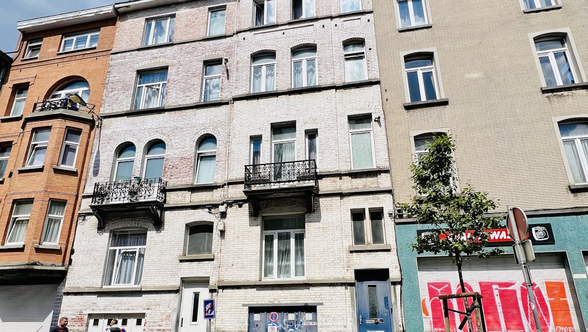 Maison de Rapport Proche Place Saint-Antoine