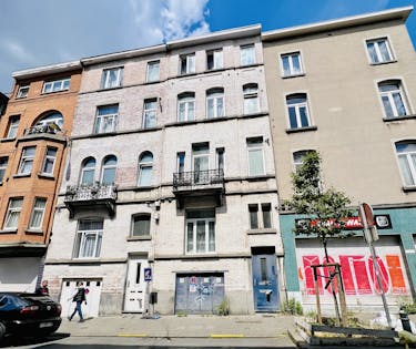 Maison de Rapport Proche Place Saint-Antoine