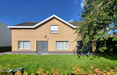 Woning met polyvalent bedrijfsgebouw in Avekapelle/Veurne