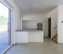 Nieuwbouwwoning met 3 kamers & garage te huur in Kortrijk