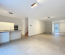 Nieuwbouwwoning met 3 kamers & garage te huur in Kortrijk