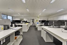 Office building in a prime location with private parking