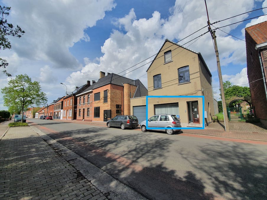 Te huur: praktijk- of kantoorruimte mét grote tuin in de Kapelstraat (Ursel) (85 m²)