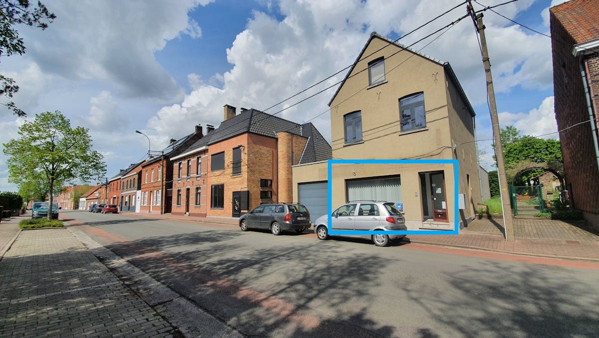 Te huur: praktijk- of kantoorruimte mét grote tuin in de Kapelstraat (Ursel) (85 m²)